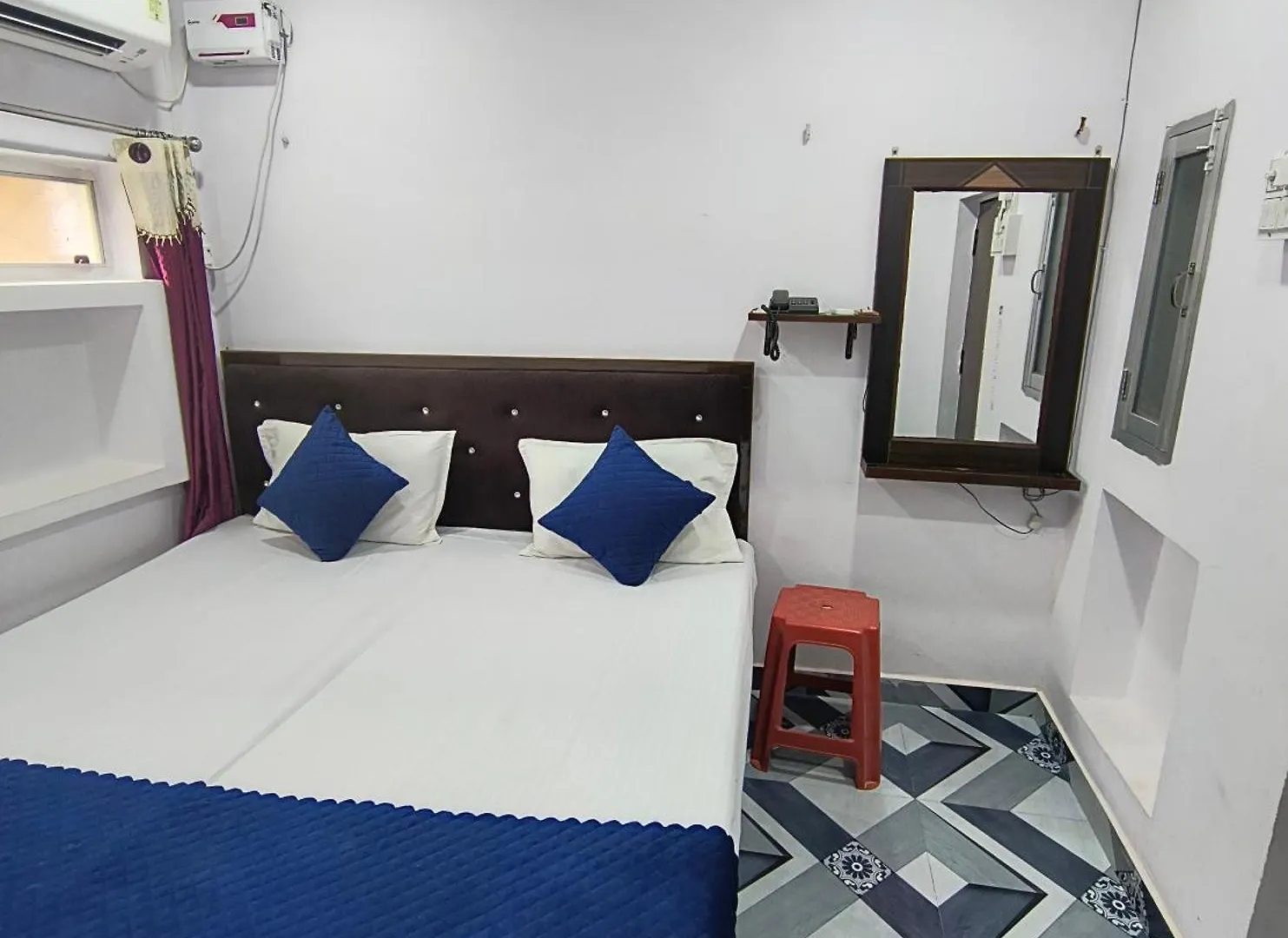 מלון ורנאסי Bl Paying Guest House
