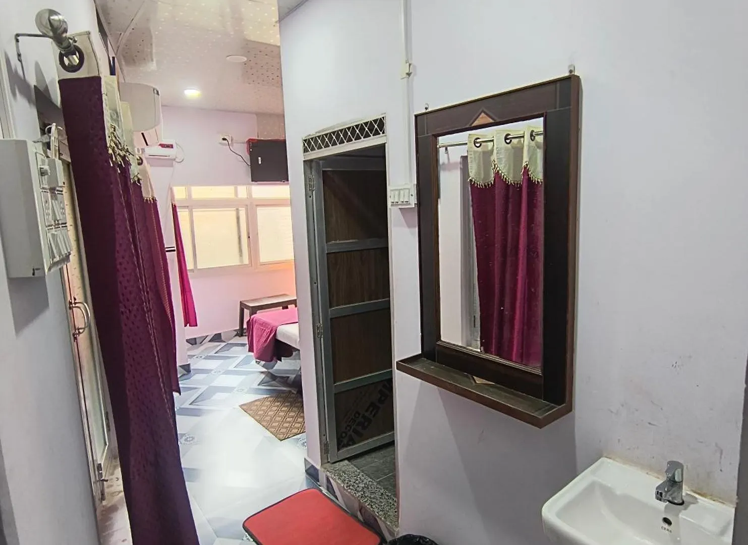ורנאסי Bl Paying Guest House 3*,