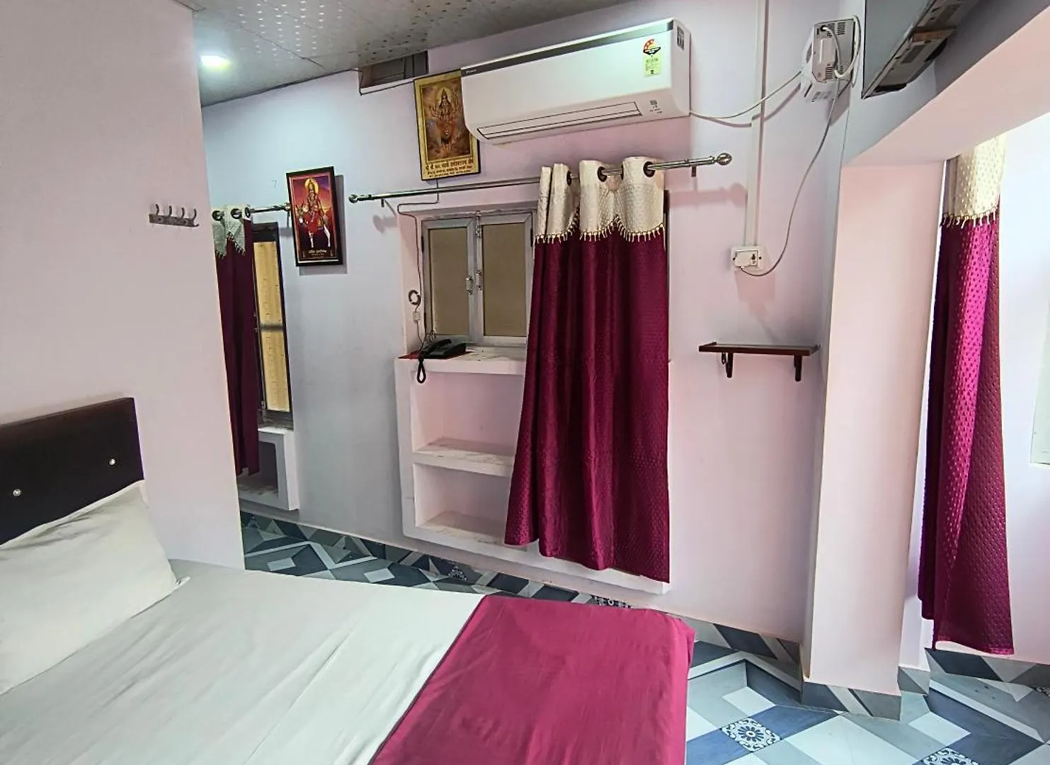 ורנאסי Bl Paying Guest House מלון
