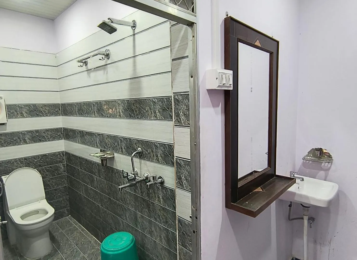 ורנאסי Bl Paying Guest House הודו